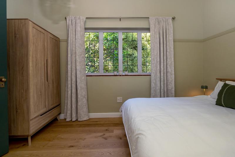 2 Bedroom Property for Sale in Sea Point Western Cape